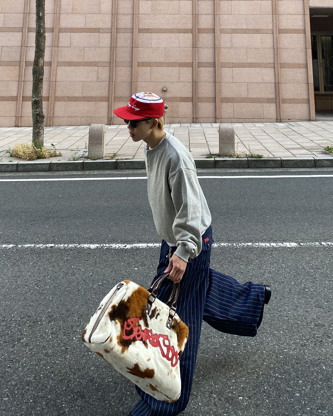 ショルダー付きカウ柄ファーボストンバッグ
SK0354