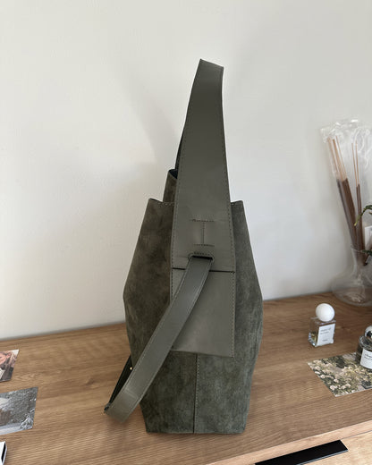 マルチウェイスウェードショルダーバッグ
SK0375