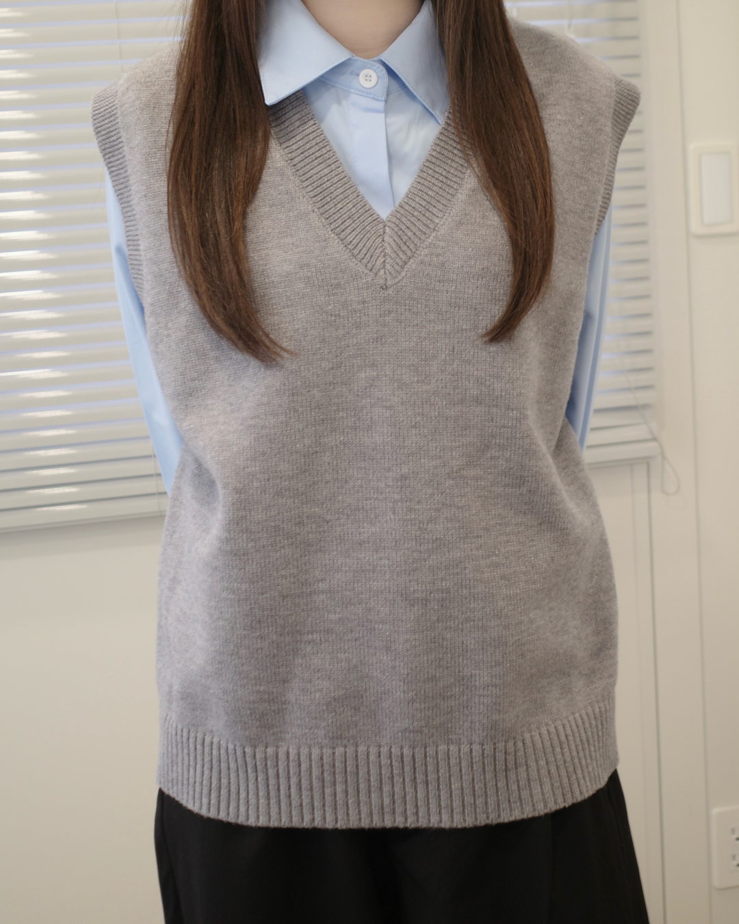 ミニマルVネックニットベスト SR0087