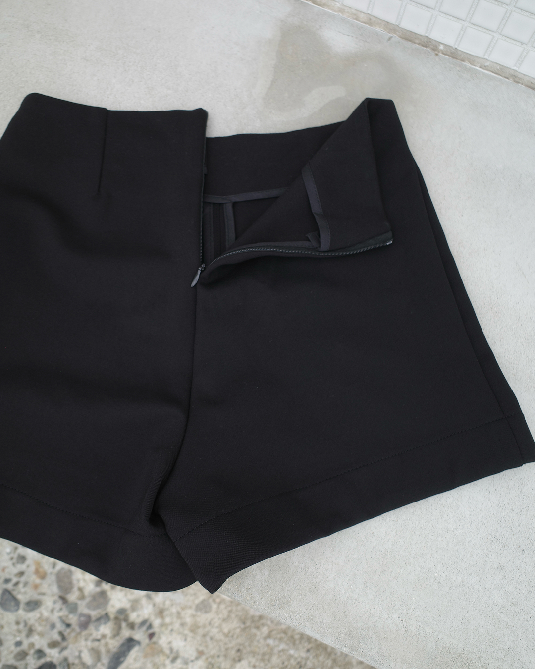 ミニマルショートパンツ SR0317