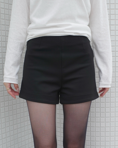 ミニマルショートパンツ SR0317