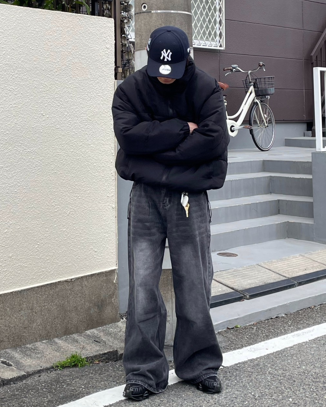 ウォッシュブラックワイドデニムパンツ SS0012 – YOLO(ヨロ ウォッシュブラックワイドデニムパンツ SS0012 – YOLO(ヨロ