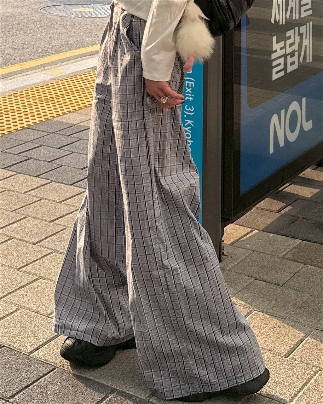 チェック柄カーブシルエットパンツ TN0200