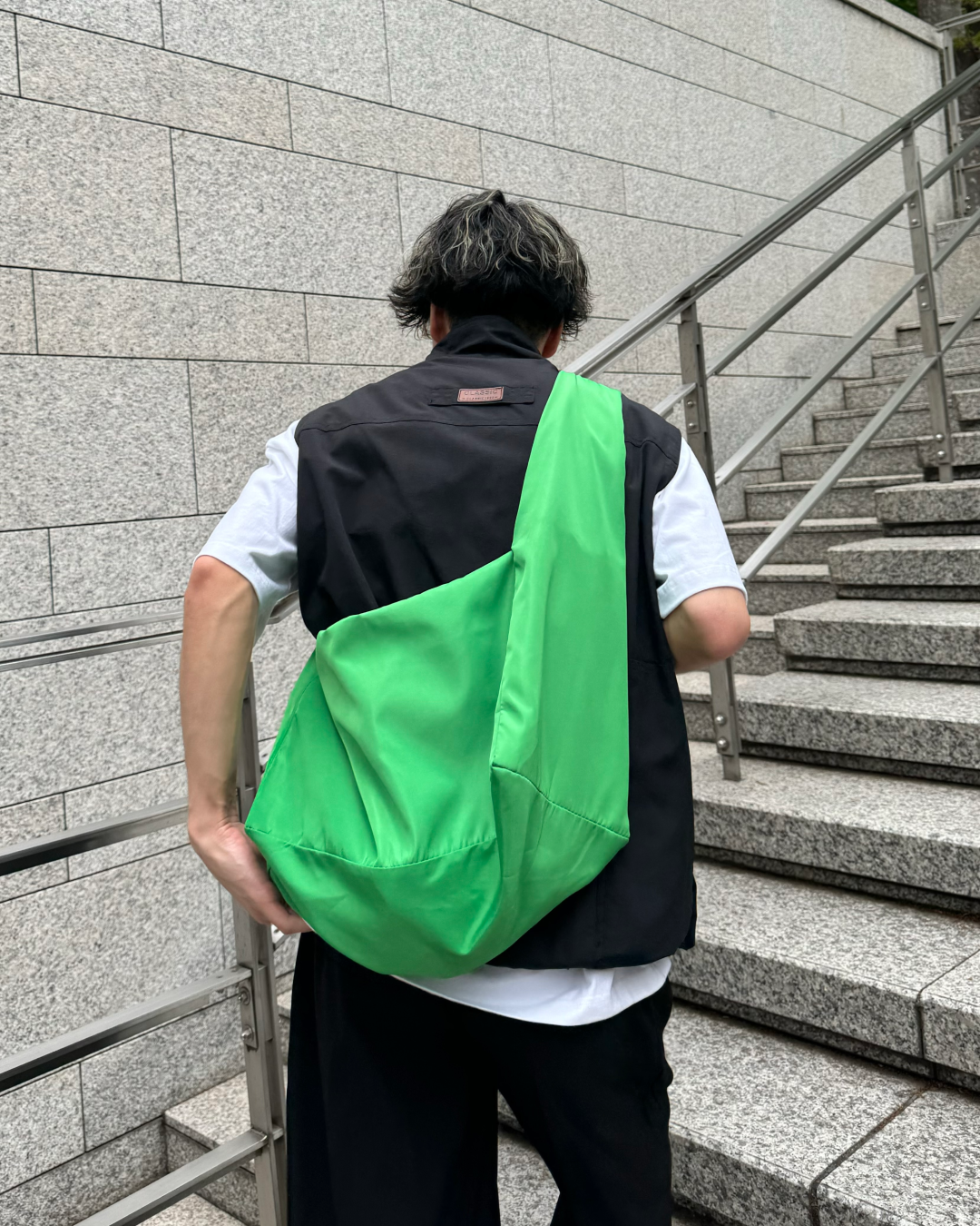 Nylon shoulder bag TO0020