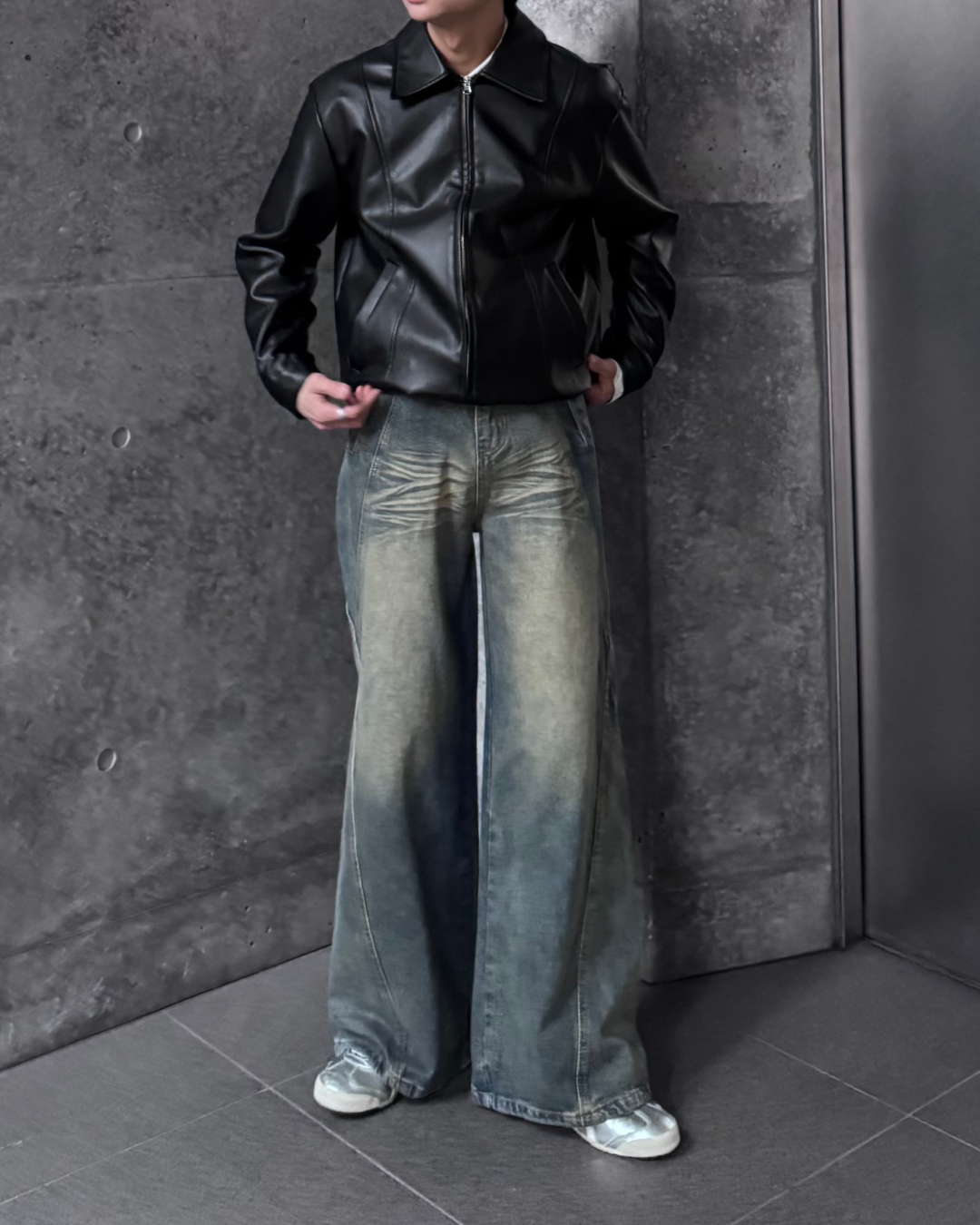 バックデザインウォッシュドワイドデニムパンツ TO0139 – YOLO バックデザインウォッシュドワイドデニムパンツ TO0139 – YOLO