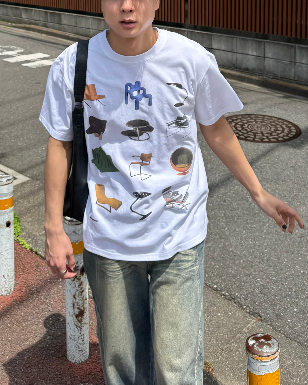 チェアーデザインプリントTシャツ TO1020