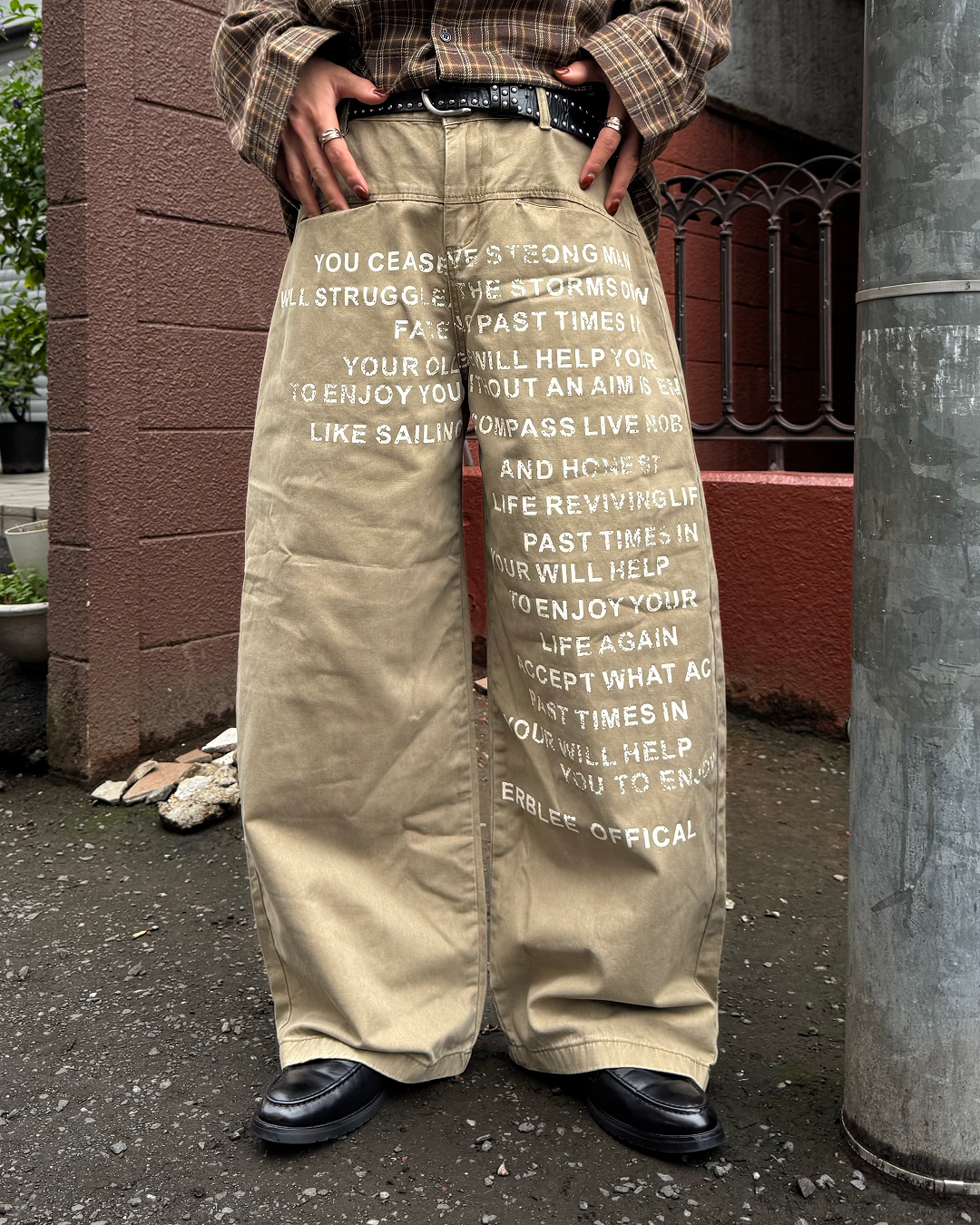 レタリングカーブデニムパンツ TO1553