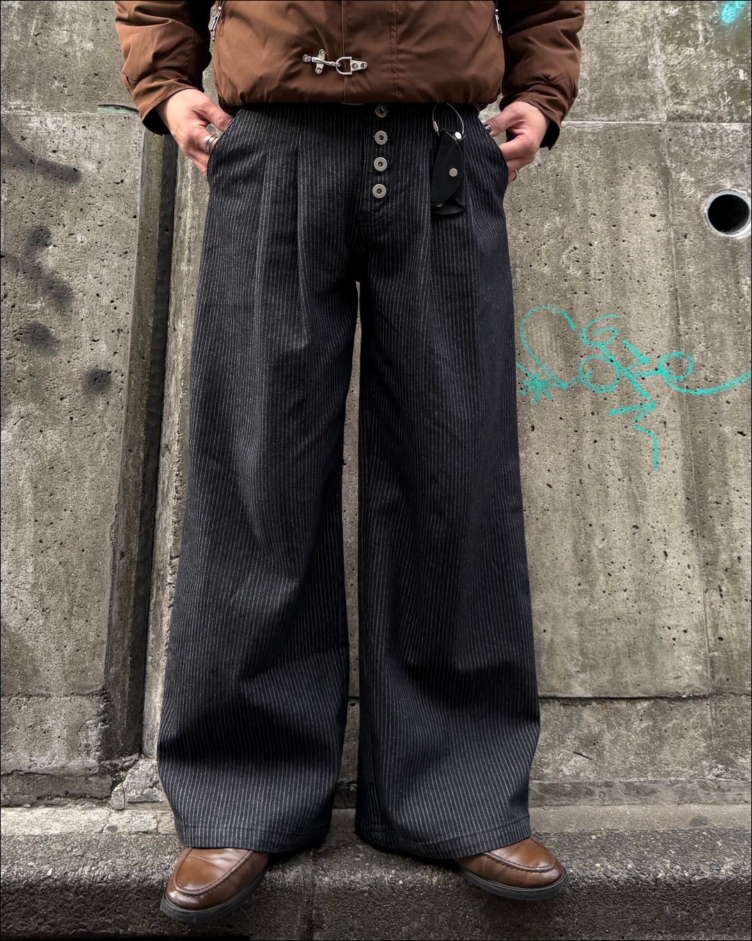 2タックボタンフライストライプワイドパンツ TO1823