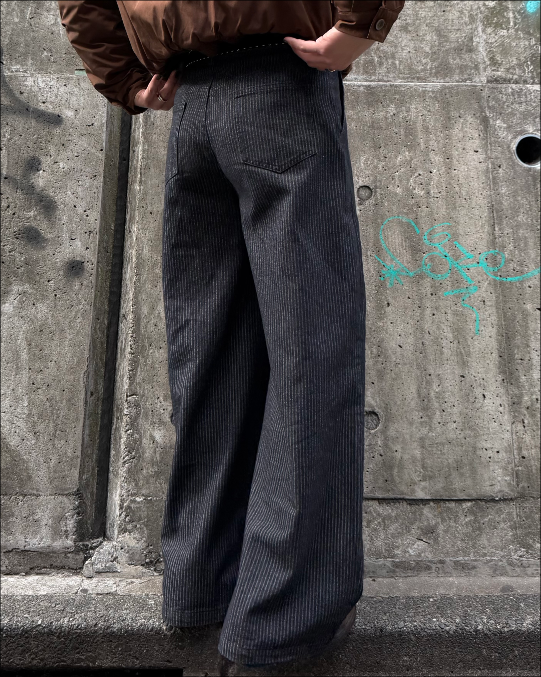 2タックボタンフライストライプワイドパンツ TO1823 – YOLO（ヨロ