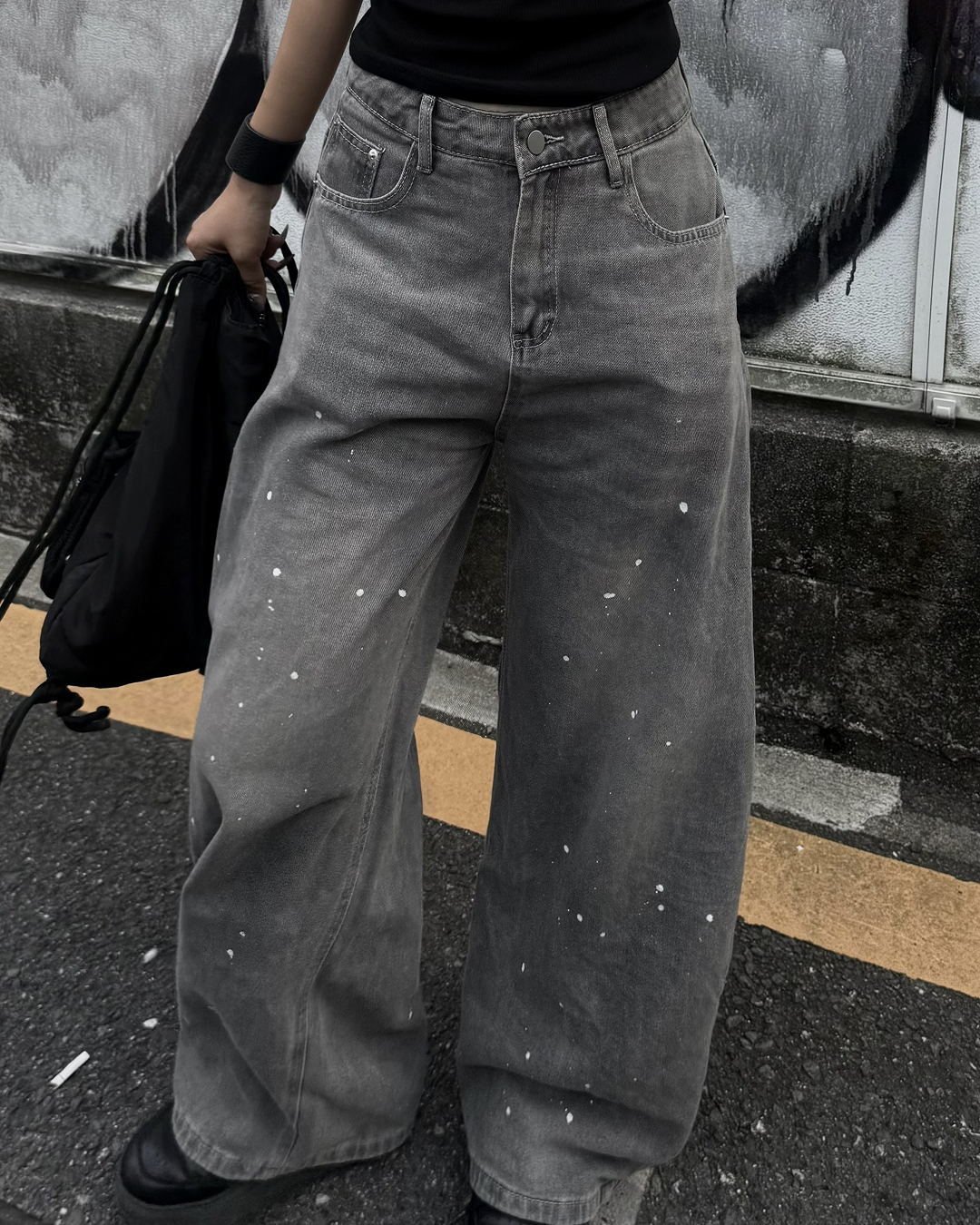 ペイントウィッシュグレーバレルレッグデニムパンツ
UI0045