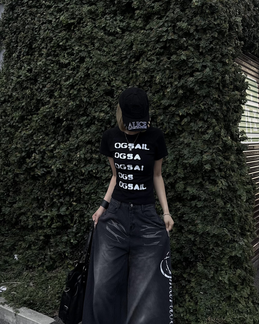 タイト英字プリントTシャツ UI0056