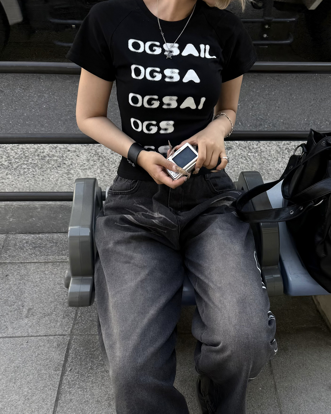 タイト英字プリントTシャツ UI0056