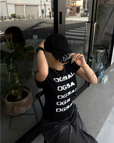 タイト英字プリントTシャツ UI0056