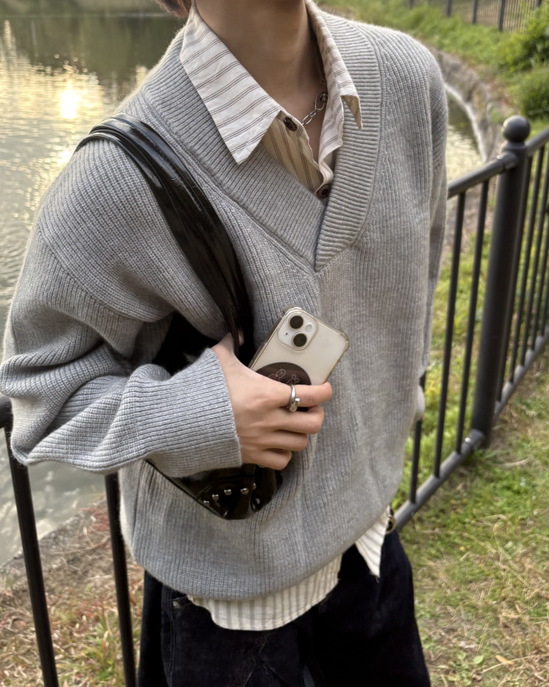 Vネックルーズニット WG0211