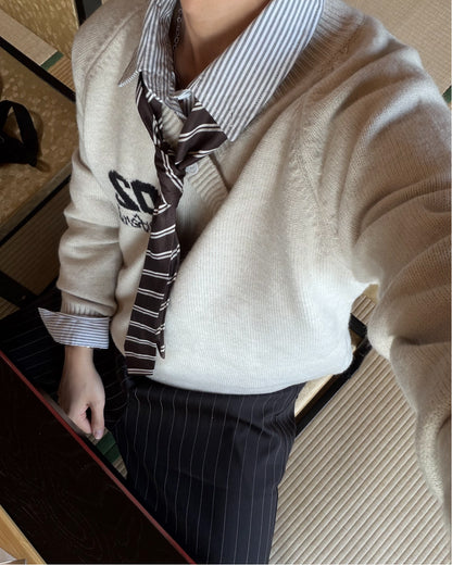 ナンバーロゴVネックセーター WG0353