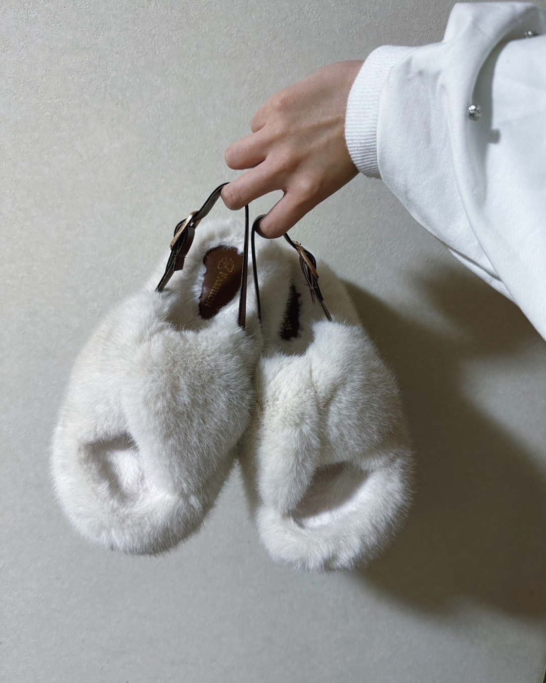 Thick-soled fur cross sandals X0008