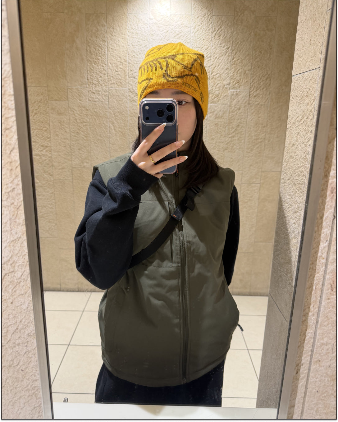 スタンドカラーナイロンベストジャケット
Y1728