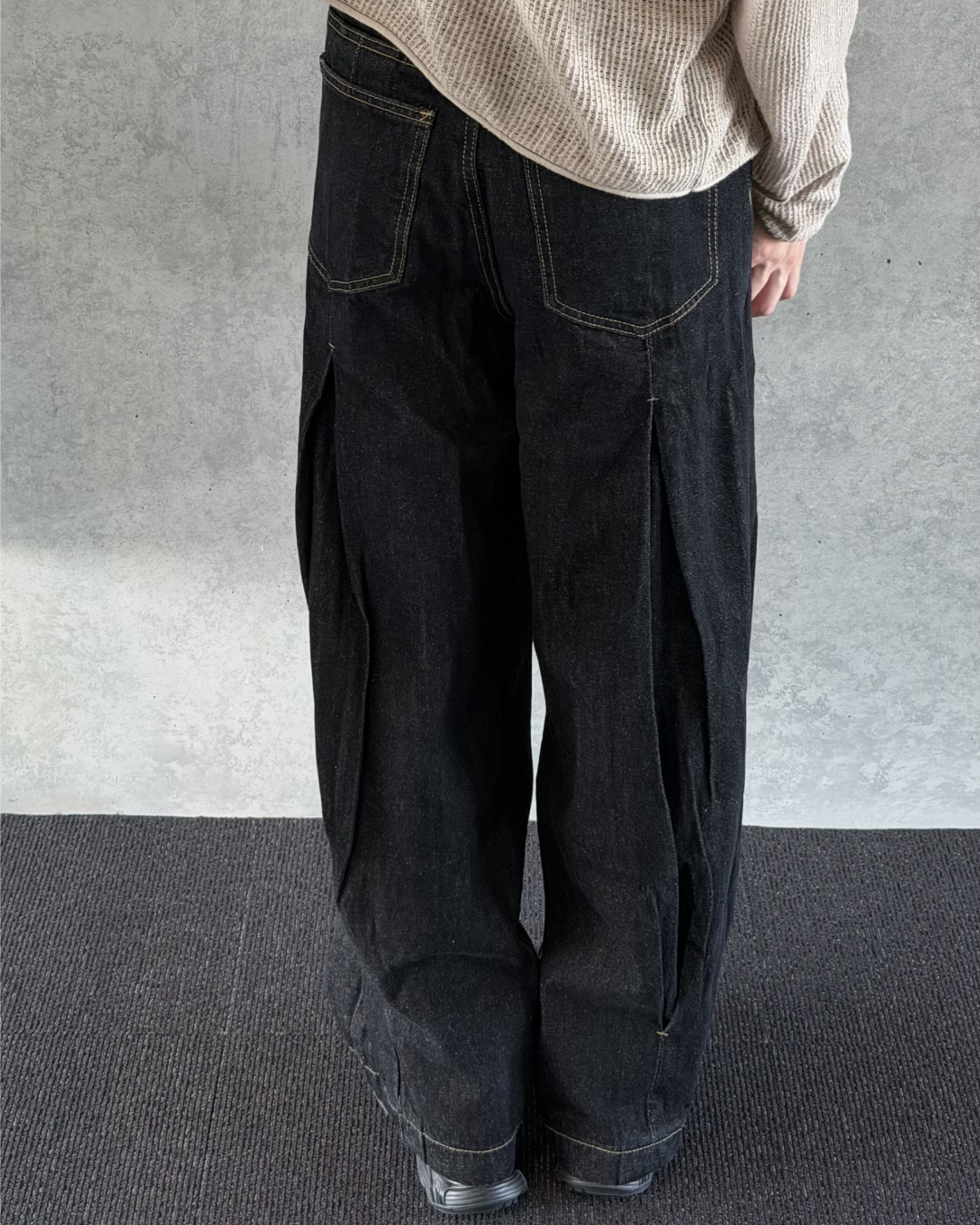 センタープリーツデザインカーブシルエットデニムパンツ YQ0056