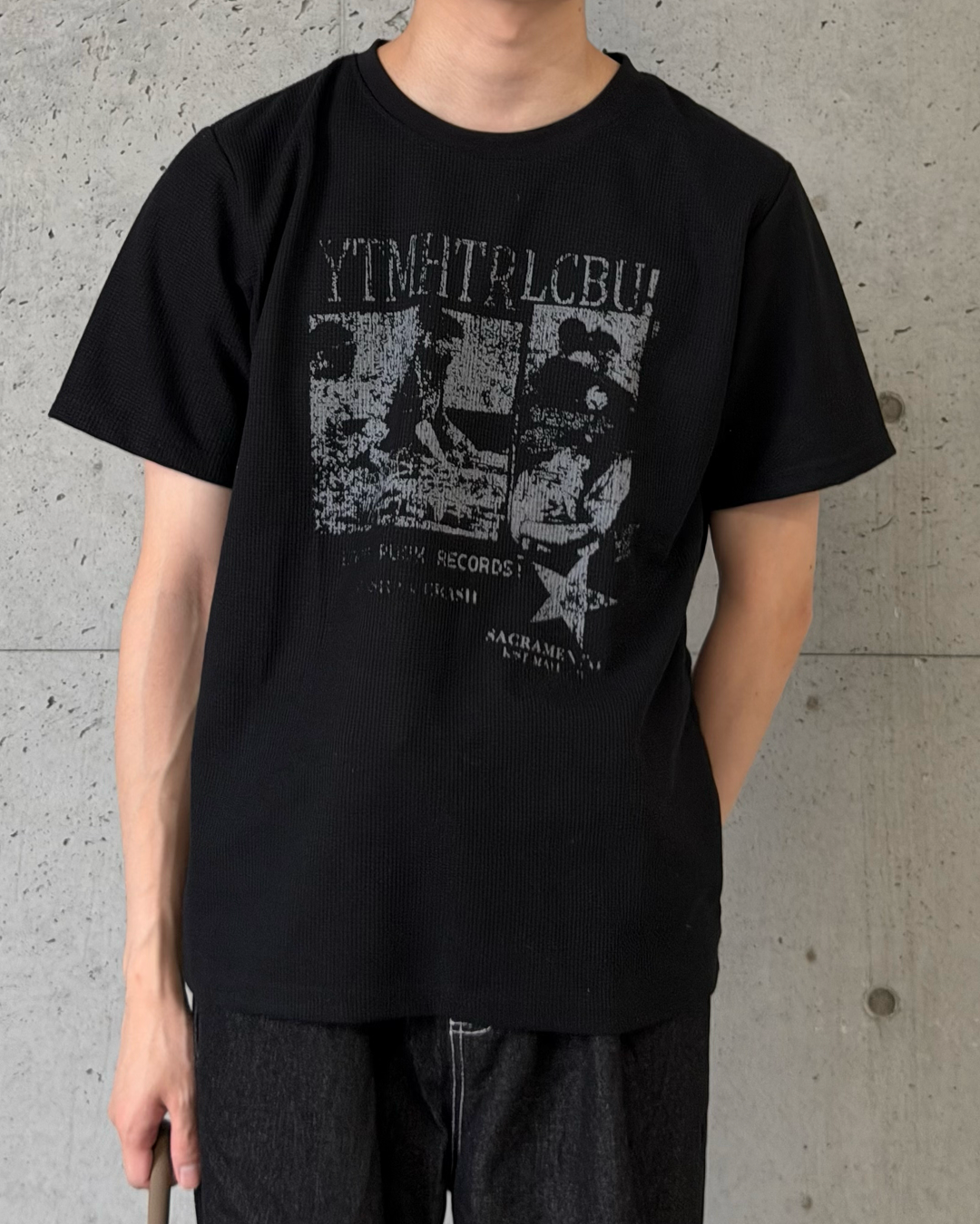 【7/10 18時販売開始】ノイズグラフィックTシャツYQ0101