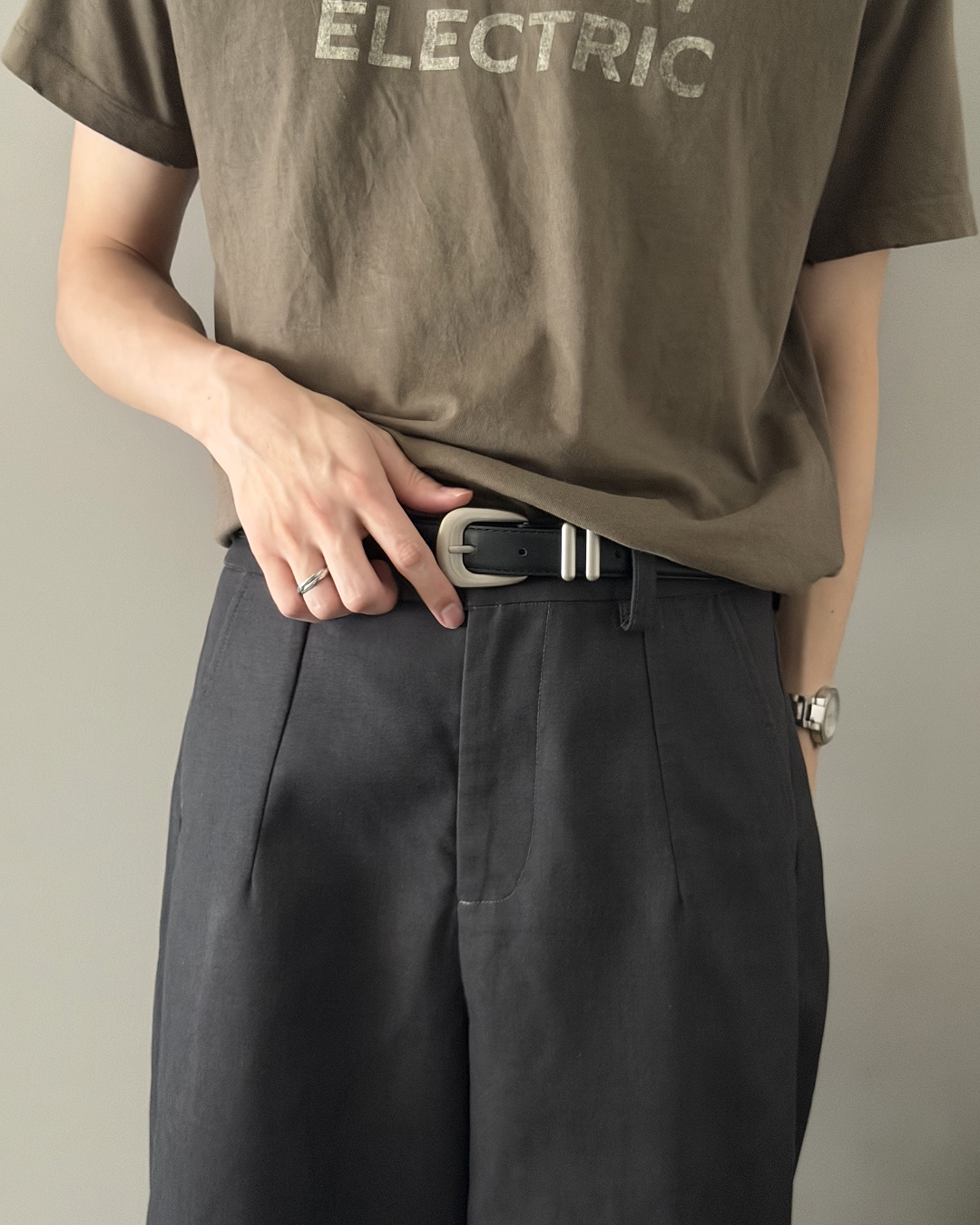 シルバーバックルデザインベルト
YQ0109