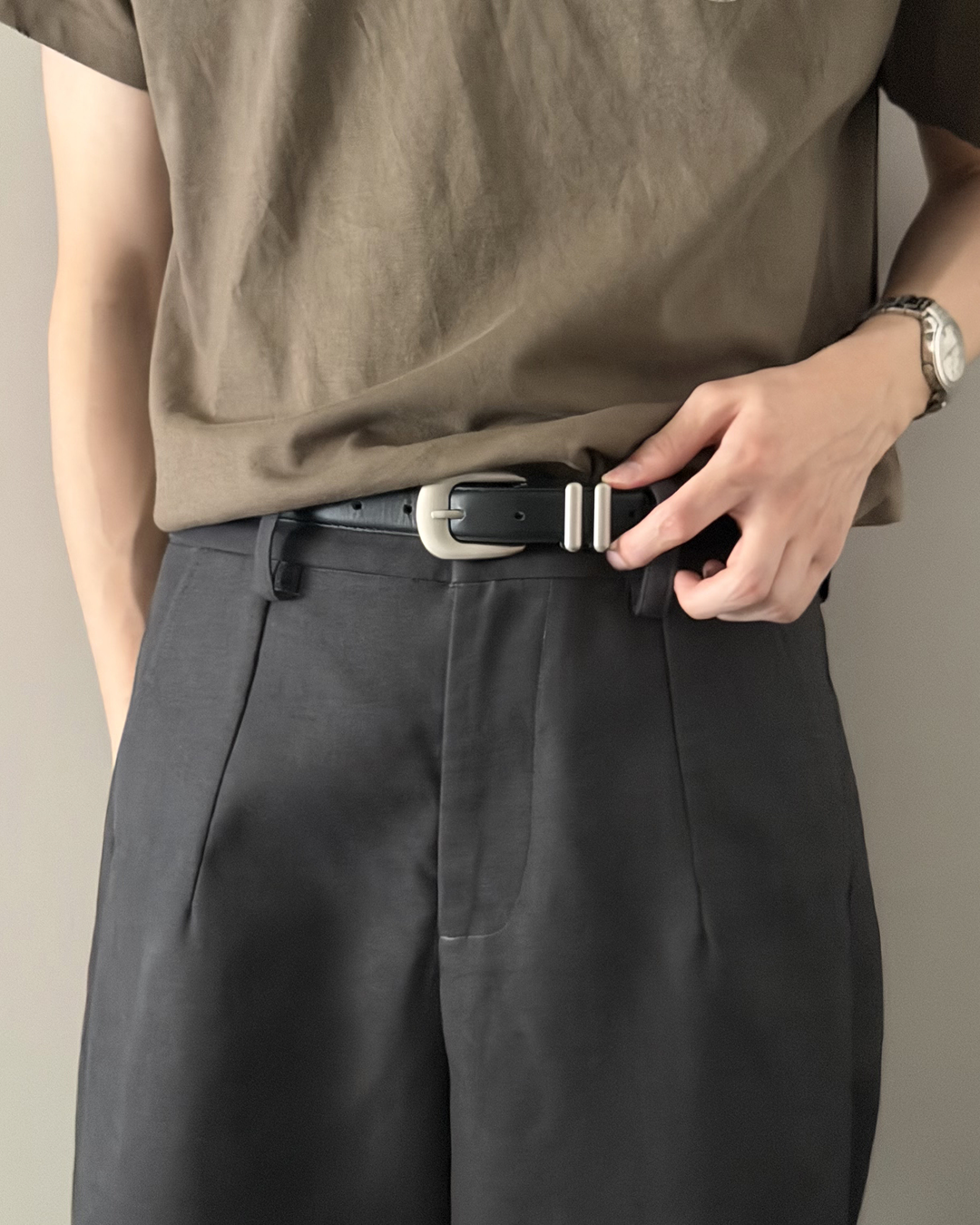 シルバーバックルデザインベルト
YQ0109