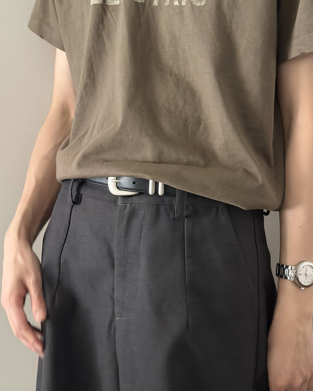 シルバーバックルデザインベルト
YQ0109