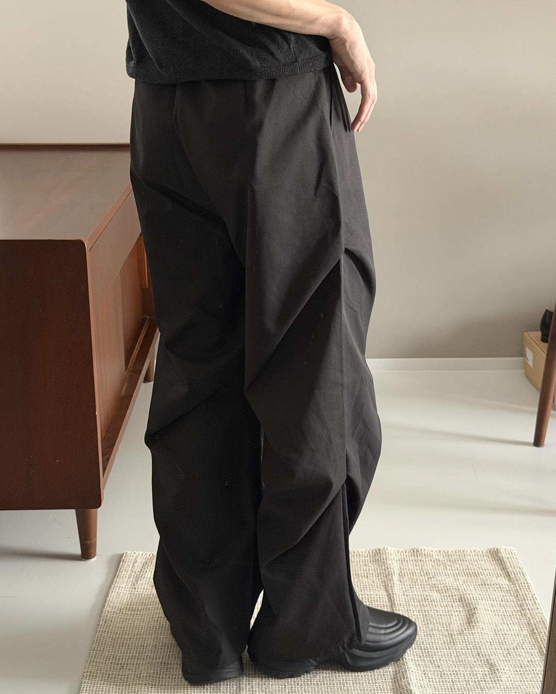 ALOALOさま専用新品未使用タグなしY3 パンツ マイクロフレアプリーツパンツ YQ0110 – YOLO（ヨロ）｜ファッション通販