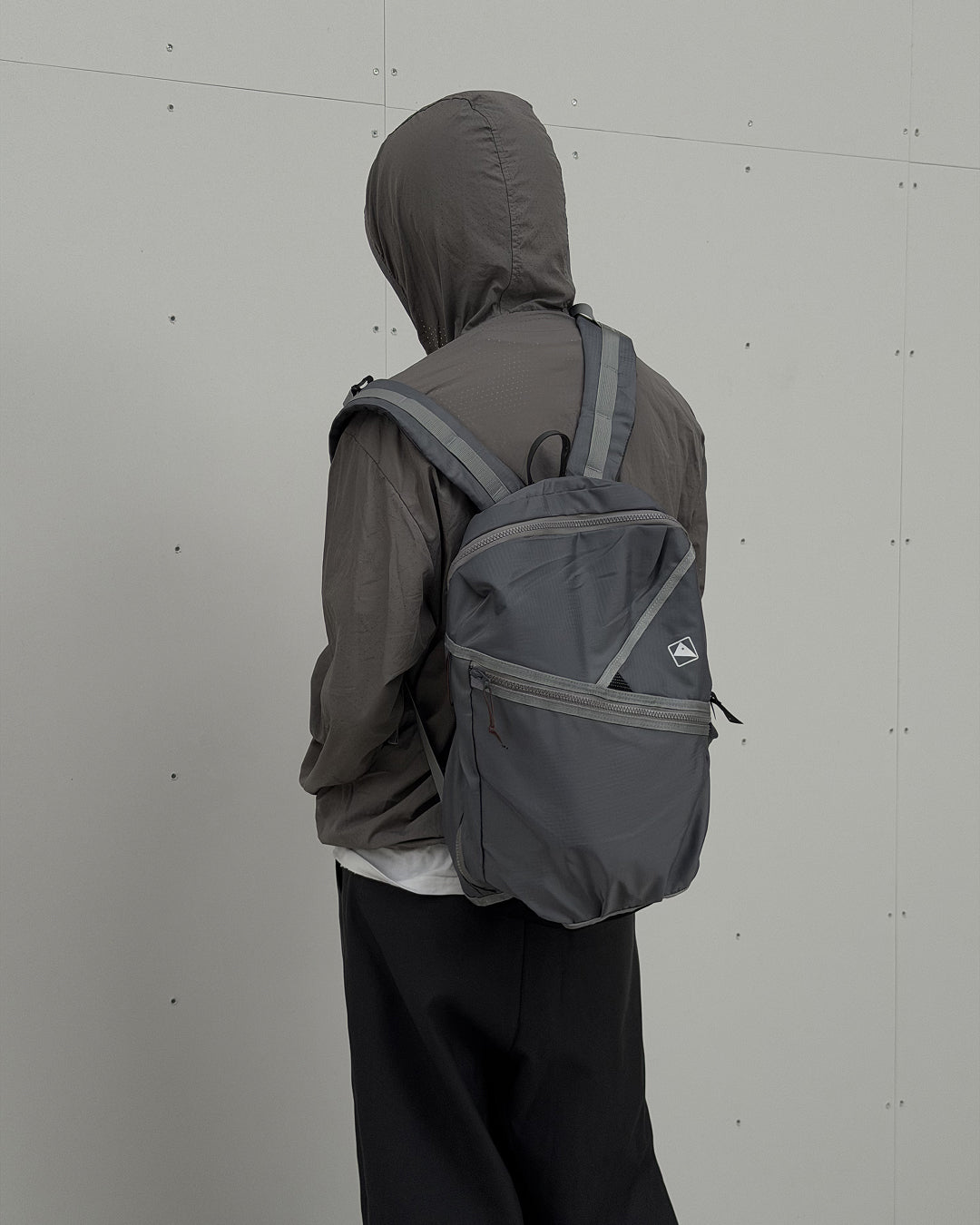 ハイキング斜めジップバックパック YQ0175