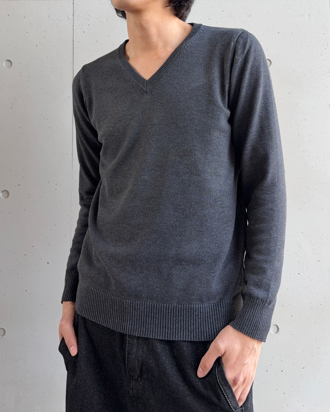 タイトVネックニット
YS0009