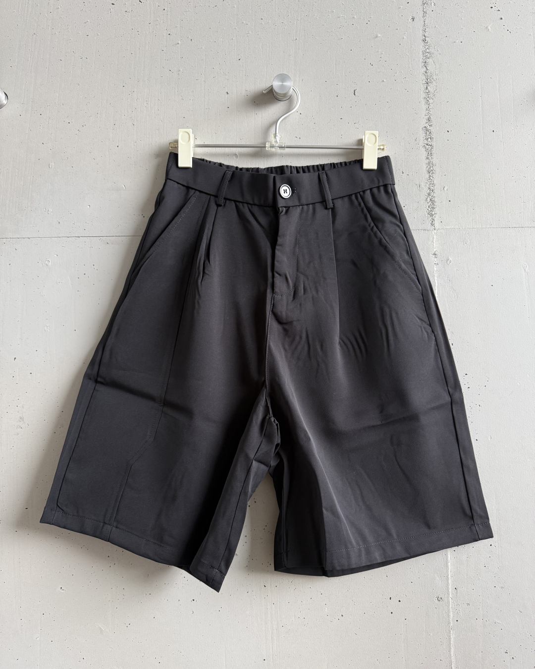 タック入りハーフAラインスラックス YS0170