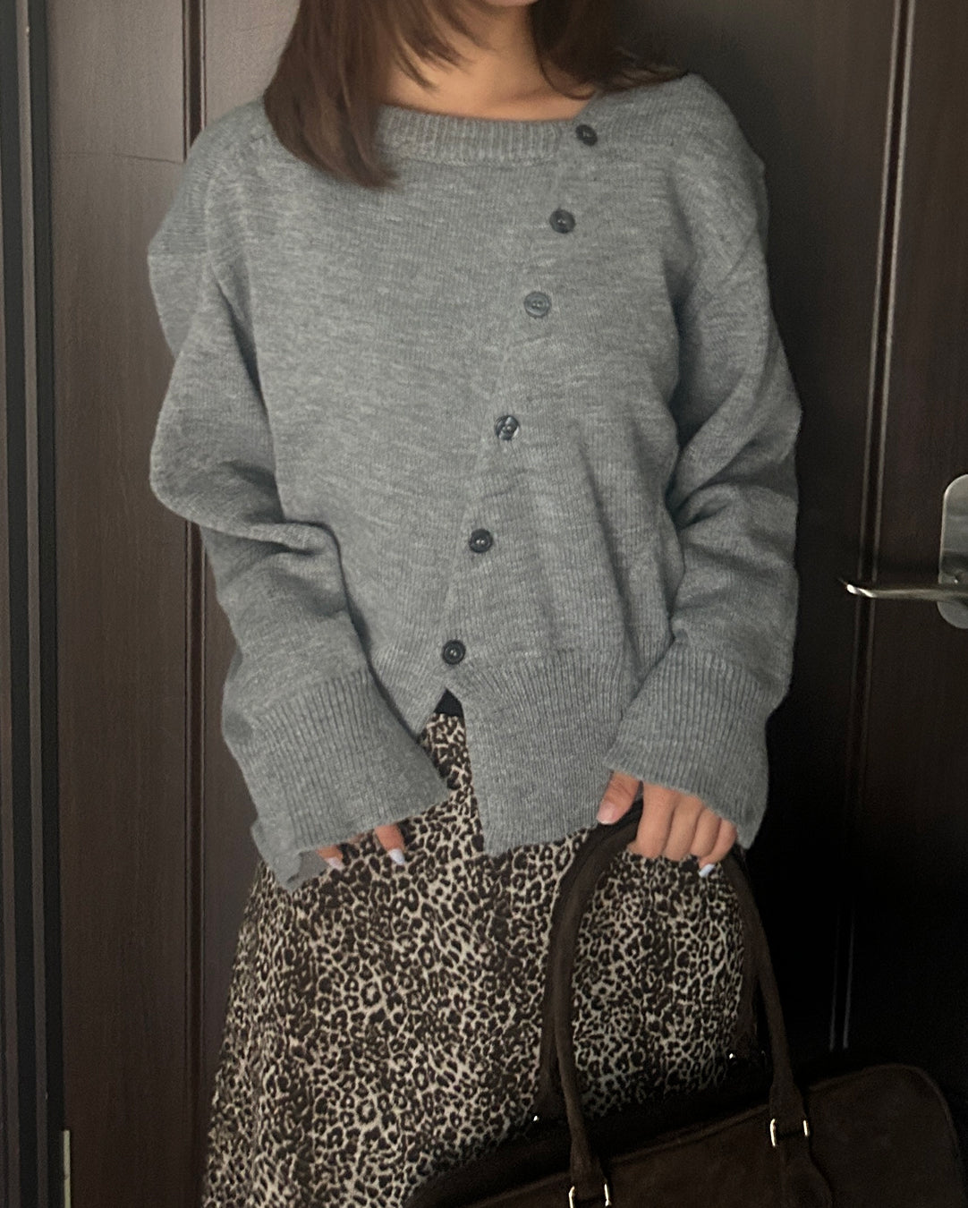 アシンメトリーボタンカーディガン ZA0097