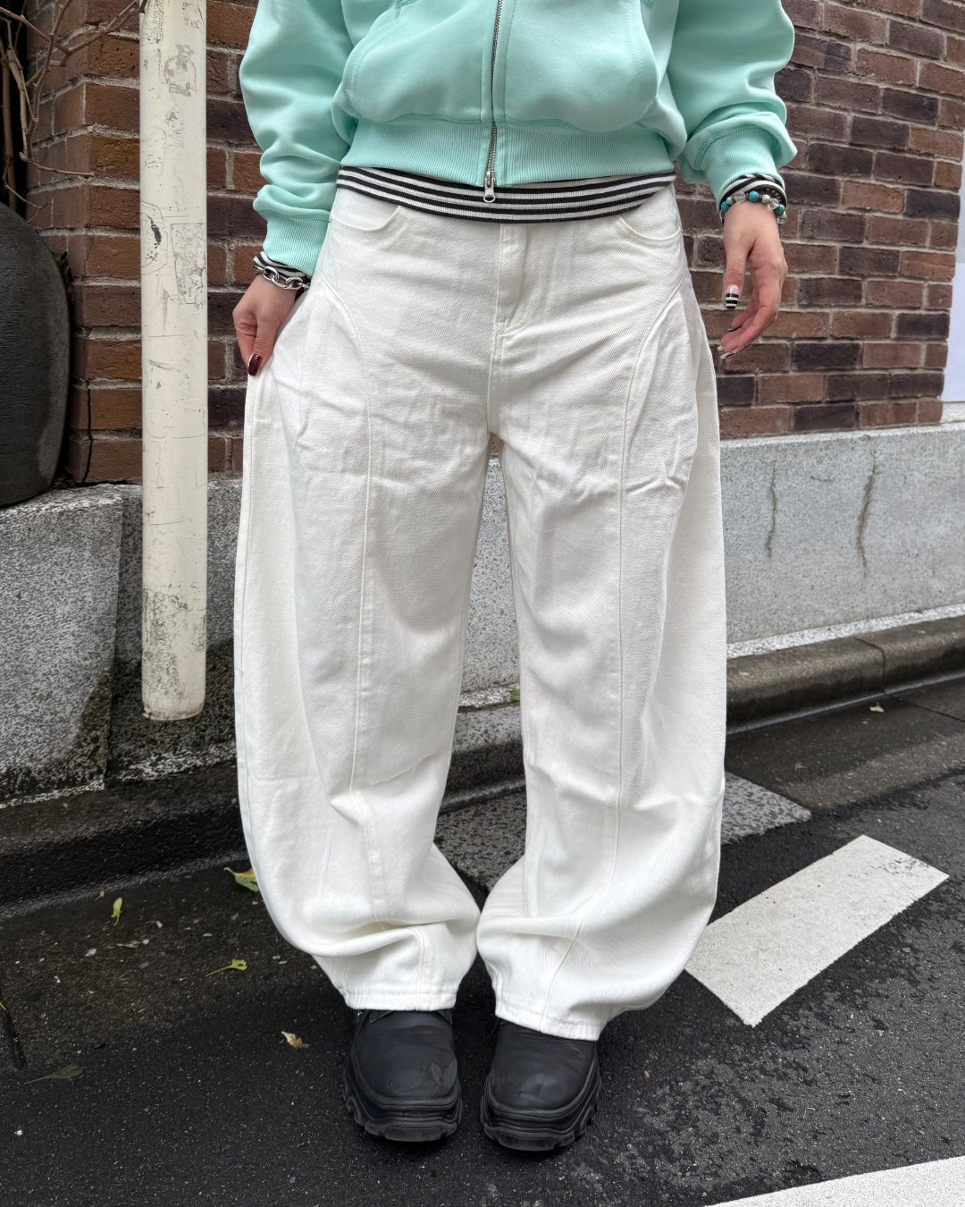 ボリュームカーブワイドパンツ KC0396